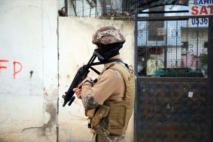a Mersin'de PKK/KCK terör örgütüne yönelik operasyon: 52 gözaltı kararı