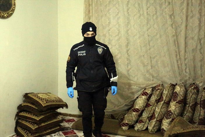 a Mersin'de PKK/KCK terör örgütüne yönelik operasyon: 52 gözaltı kararı