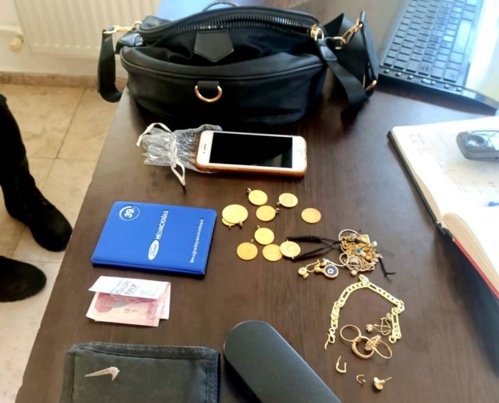 d Muğla'da minibüsü yanan, aracı soyulan seyyar satıcıdan örnek davranış