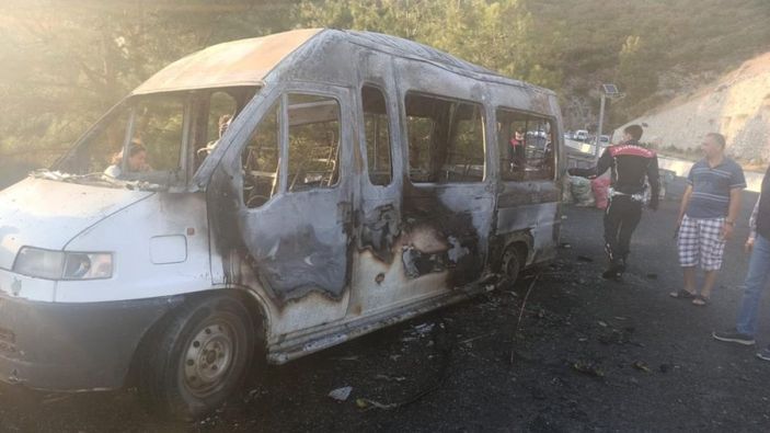 i Muğla'da minibüsü yanan, aracı soyulan seyyar satıcıdan örnek davranış