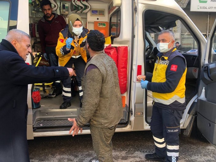 Bakan Koca, Gaziantep'te ambulansa binmek istemeyen işçiyi paylaştı