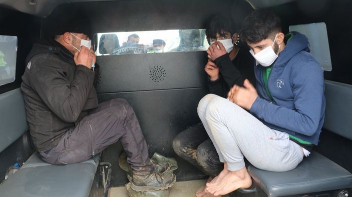 i Bulgaristan’da dövüp, Türkiye’ye geri ittiler