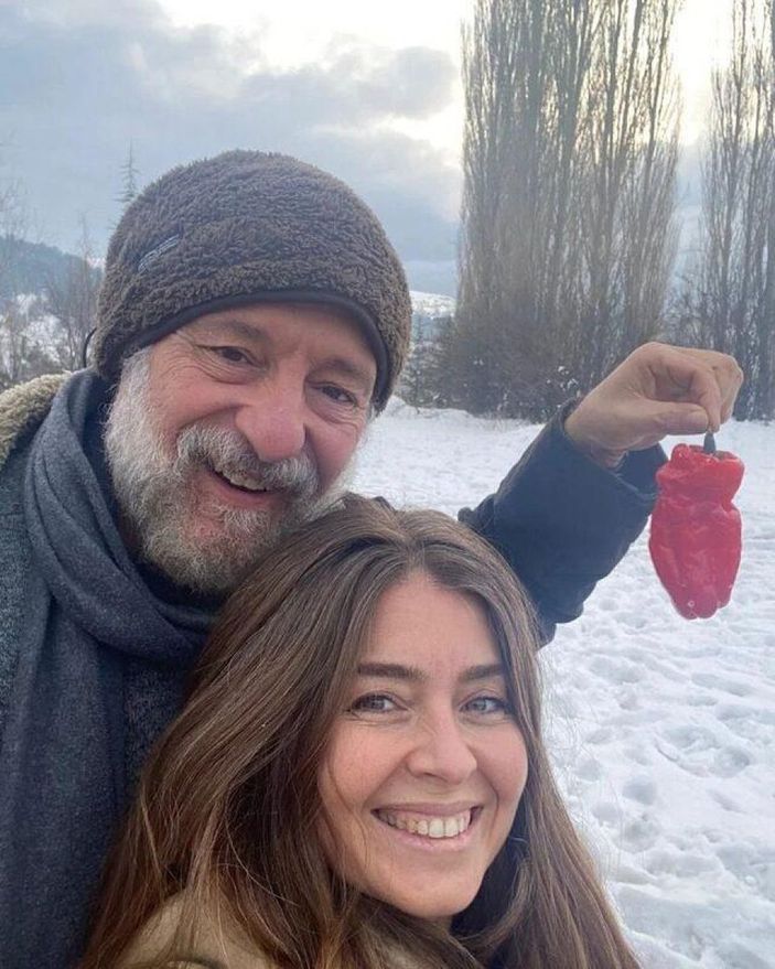 Gönül Dağı'nın inatçı başkanı Münir'in gerçek hayattaki eşi güzelliğiyle parmak ısırttı! 'Bu ne böyle ya'