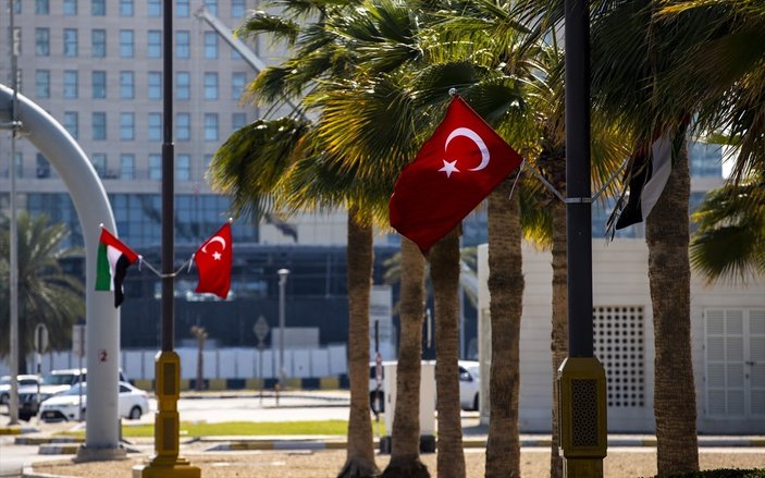 BAE, Cumhurbaşkanı Erdoğan'ın ziyareti öncesi Türk bayraklarıyla donatıldı