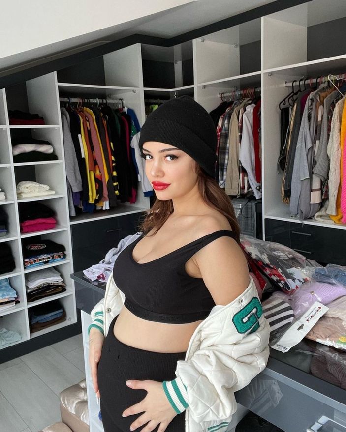 Mehmet Ali Erbil'i ifşalamıştı! Hamile olan Ece Ronay'dan karnı burnunda pozlar...