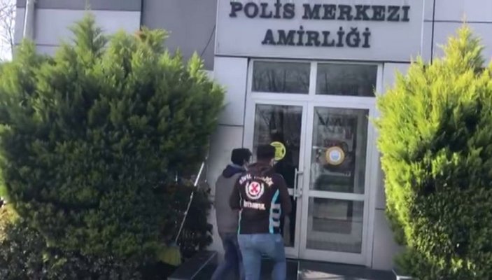 Kadıköy'de değnekçilik yapan şahıs yakayı ele verdi