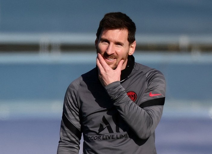 Uygunsuz fotoğraf paylaşınca Messi engeli bastı