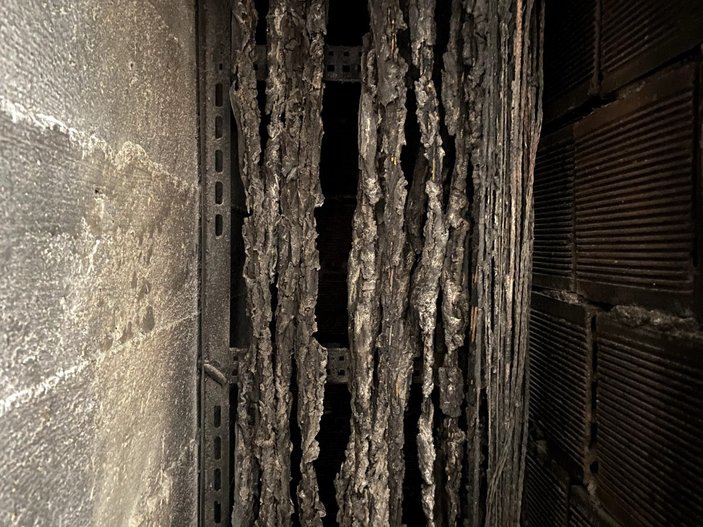 Aksaray'da apartmanda çıkan yangında can pazarı
