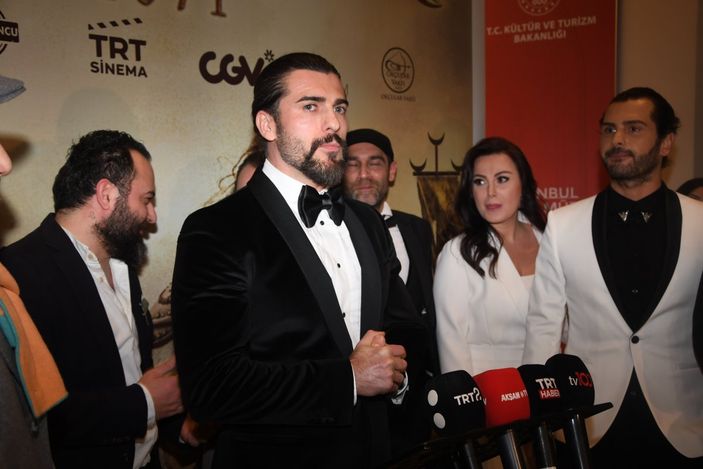 Diriliş Ertuğrul'un yıldızı ölümden döndü! Sette göğsüne kılıç saplandı