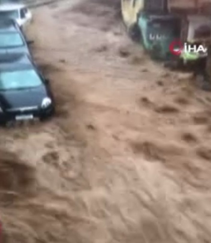 Brezilya’da sel ve toprak kayması