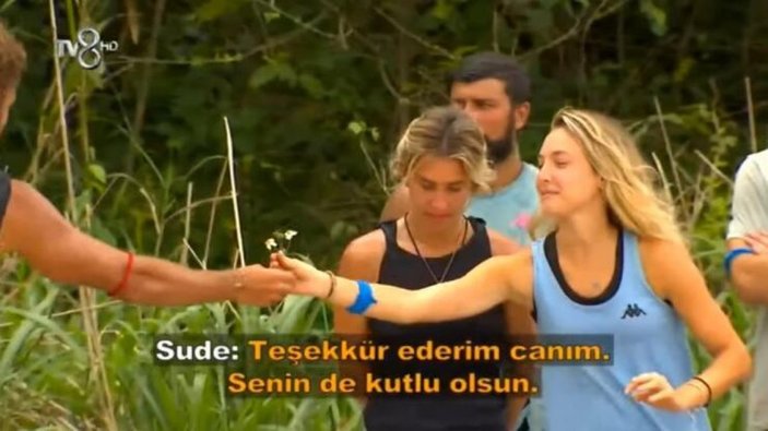 Survivor'da Mert ve Sude aşkı alevlendi, Nisa göz yummadı! Aldatılan isimden imalı paylaşım...