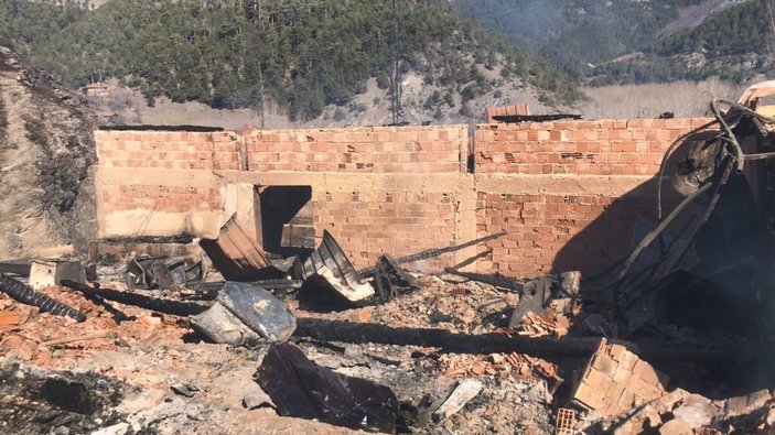 Kastamonu'da 8 gün önce söndürülen yangın, bu sefer tüm köyü yaktı