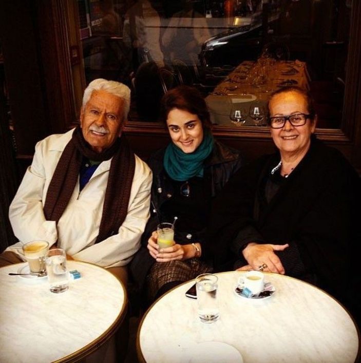 Camdaki Kız'ın Rafet Koroğlu'su Tamer Levent'in eşi de çok ünlüymüş! 40 yıldır aynı yastığa baş koyuyorlar...