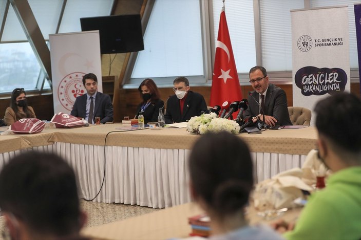 Aziz Sancar ve Mehmet Kasapoğlu gençlerle buluştu