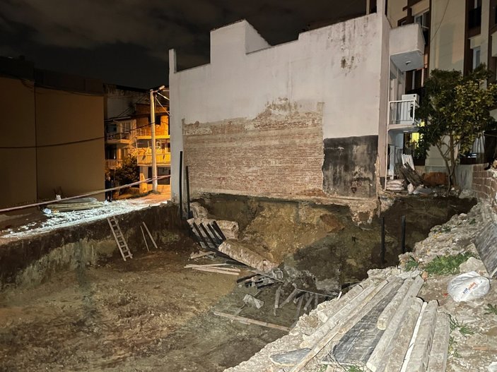 İzmir’de bir apartman tedbir amaçlı boşaltıldı