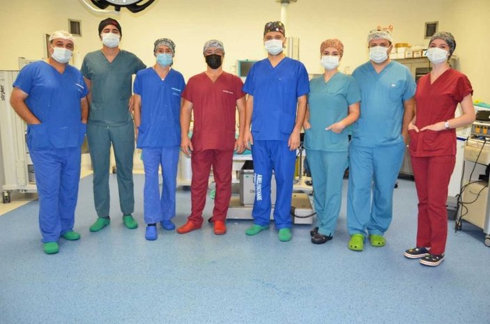 Antalya'da cinsel organ operasyonu: Eğrilik bacağı sayesinde düzeltildi