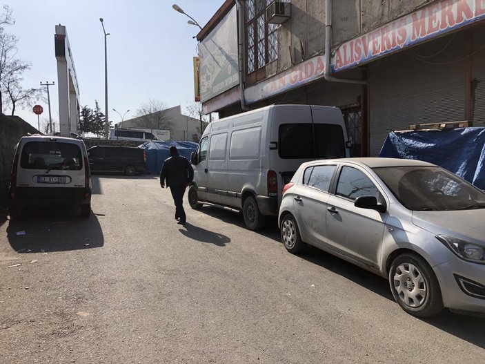 Gaziantep'teki hırsız, suç üstündeyken market çalışanıyla göz göze geldi