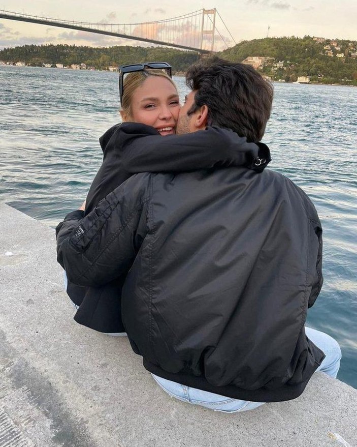 Arka Sokaklar Metin'in büyük aşkı derin göğüs dekolteli pozunu paylaştı! Gören dondu kaldı