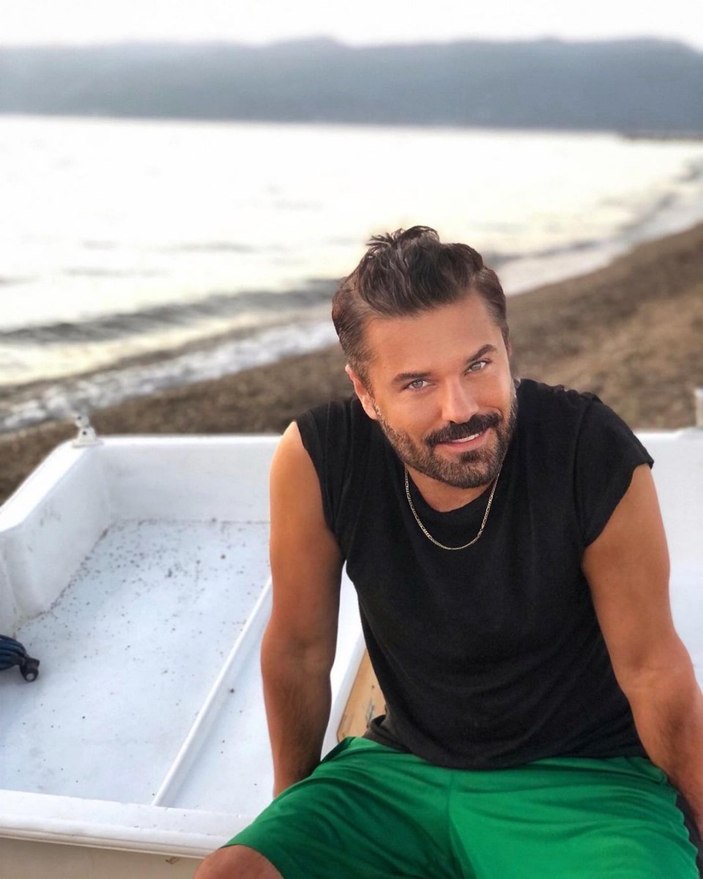 Çok şaşıracaksınız! Tarkan'a benzeyen popçu Emir'in son hali