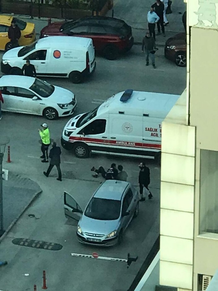 Bursa’da, eski eşi tarafından öldürülen kadın olay yerinde anıldı