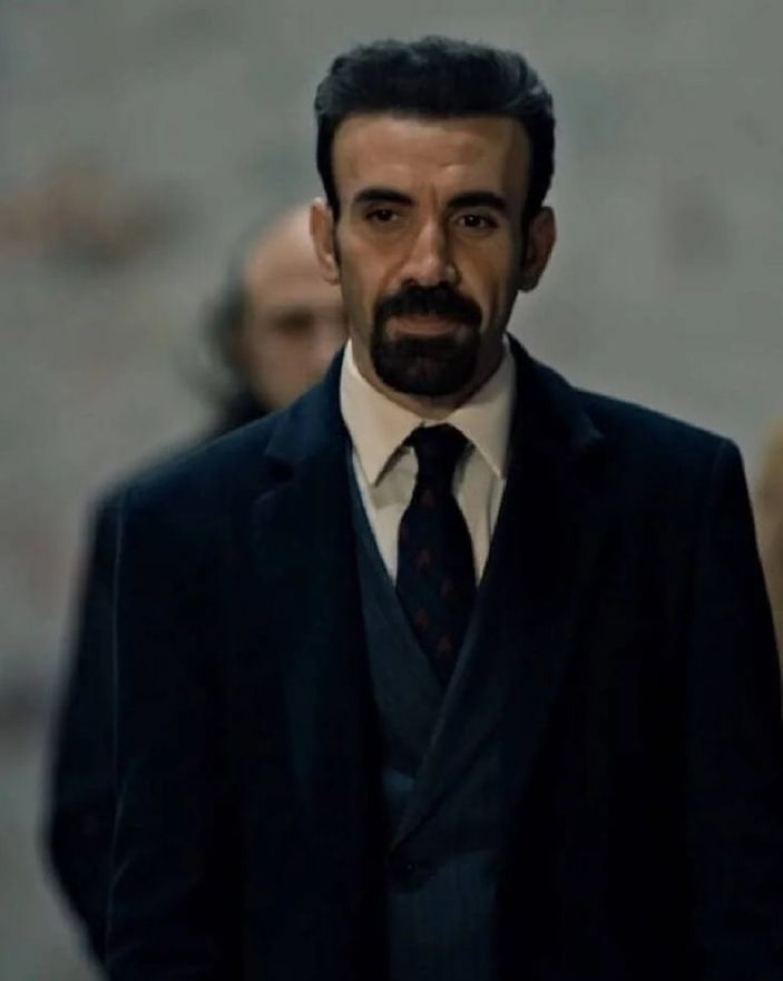 Yargı'nın Savcı Pars'ı Mehmet Yılmaz Ak'ın eski haline bakın! Uzun saçları ve bıyıkları hayrete düşürdü