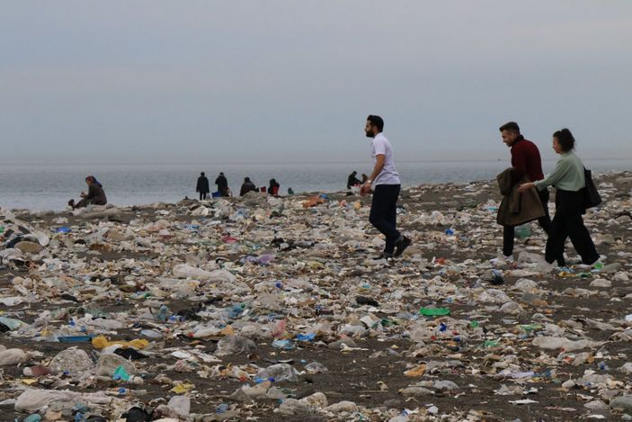 Zonguldak'ta çevre felaketinin ortasında piknik yaptılar