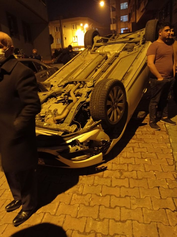 i Kağıthane’de kiralık araçla 4 araca çarpıp kaçtı