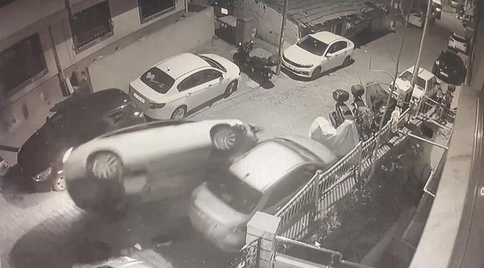 i Kağıthane’de kiralık araçla 4 araca çarpıp kaçtı