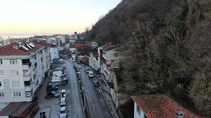 İ Kastamonu'da heyelan riski olan binalara yıkım kararı