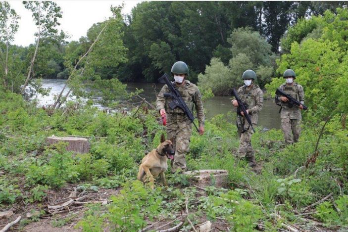 MSB: Yunanistan'a geçmeye çalışan 3 kişi yakalandı