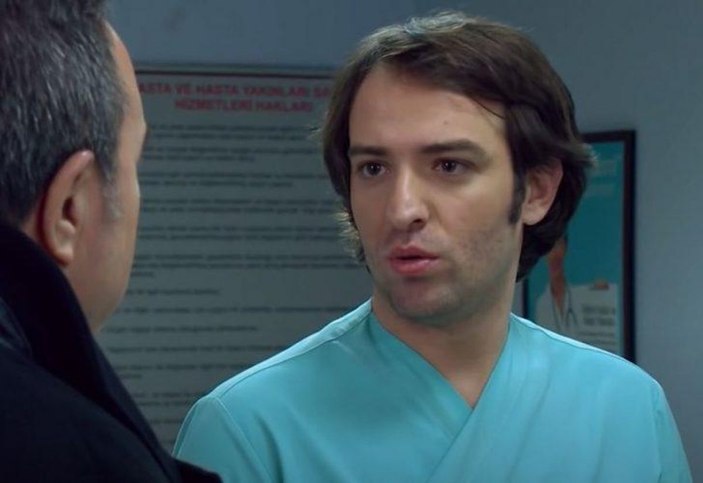 Arka Sokaklar'ın Doktor Yavuz'u öyle böyle değişmedi! İlker Yiğen'in son hali 'Yok artık' dedirtiyor