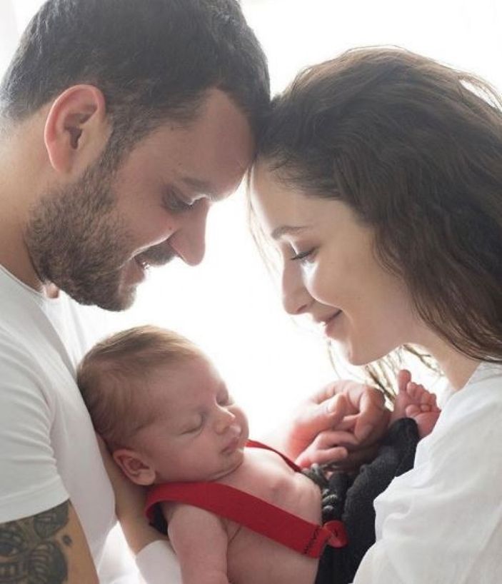 Nazar duası... Kırgın Çiçekler Songül'ün kendisine ikizi kadar benzeyen oğluna bakın!