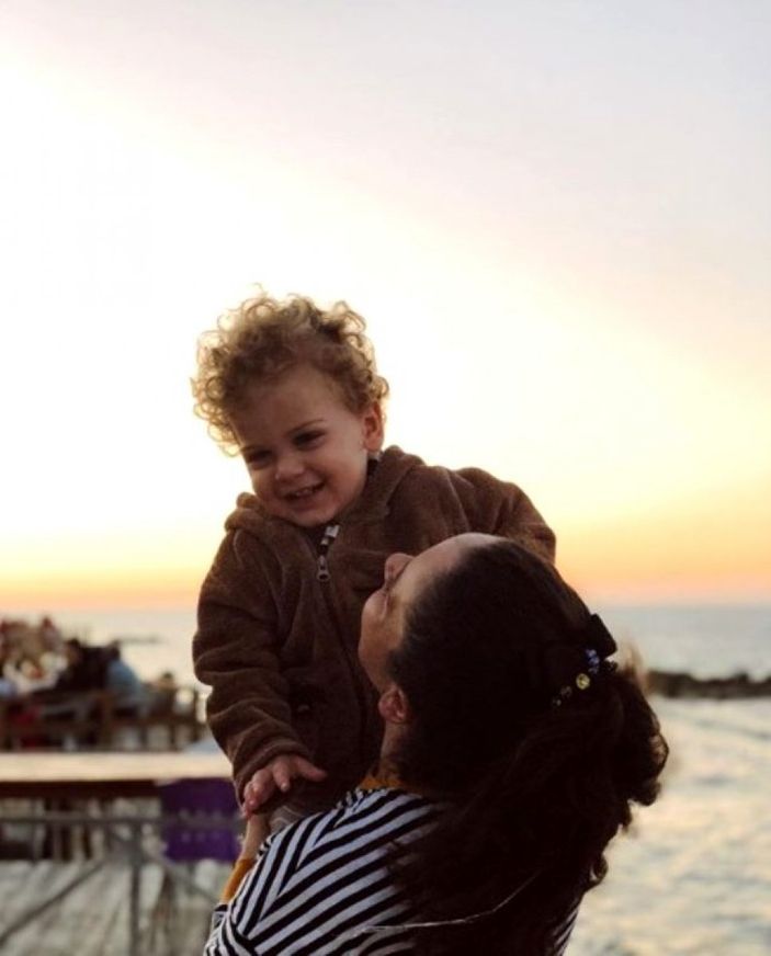 Nazar duası... Kırgın Çiçekler Songül'ün kendisine ikizi kadar benzeyen oğluna bakın!