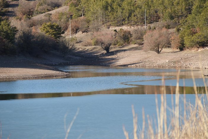Eskişehir'de kuraklıkla gündeme gelen gölet, kışın canlandı