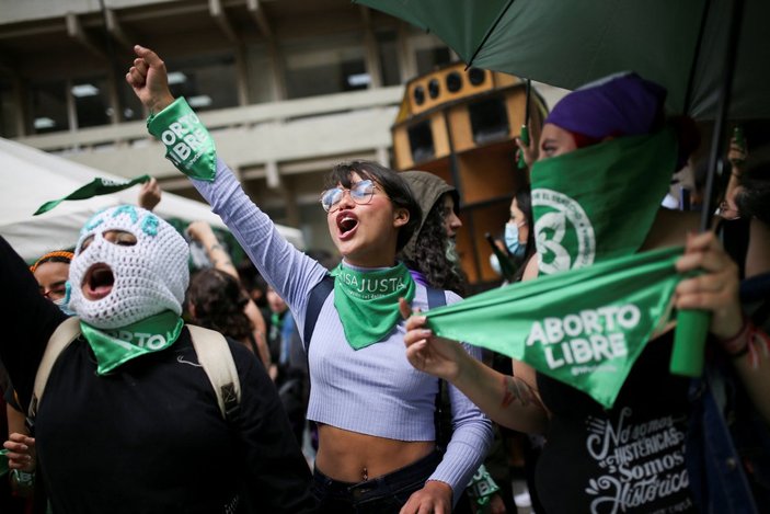 Kolombiya'da kürtaj yasağı kısmen kaldırıldı
