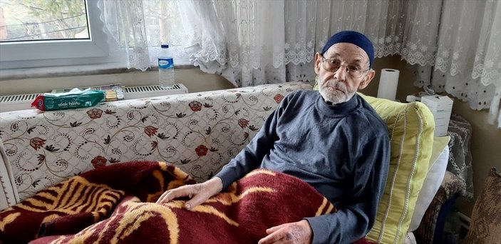 Bolu’da 3 doz aşılı 96 yaşındaki Abdullah Çetin, koronavirüsü atlattı