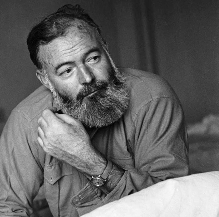 Savaş muhabirliği yapan Ernest Hemingway'ın savaş karşıtı romanı: Silahlara Veda