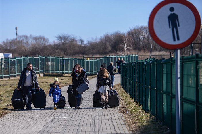 Polonya, Ukraynalı mülteciler için kabul noktaları oluşturdu