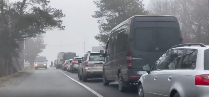 Ukraynalılar, araçlarıyla Slovakya sınırına hareket etti