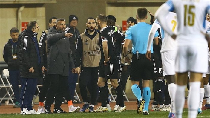 Karabağ teknik direktörü, oyuncusunun Marsilya'ya elle attığı golü iptal ettirdi