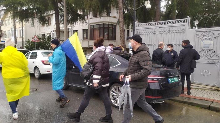 İstanbul'da kalan Ukraynalılar konsolosluktan yardım istedi