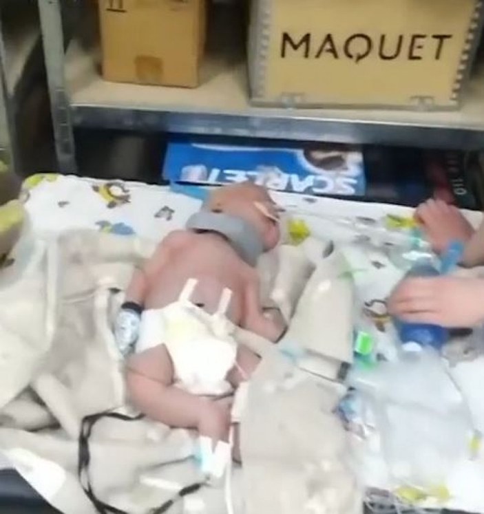 Ukrayna'da yeni doğan bebekler sığınağa taşındı