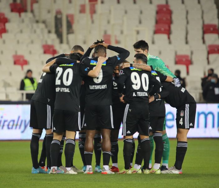 i Beşiktaş, Sivassspor'u 3 golle mağlup etti