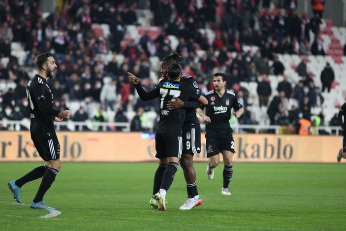 a Önder Karaveli: Toplar direkten döndü biz dönmedik