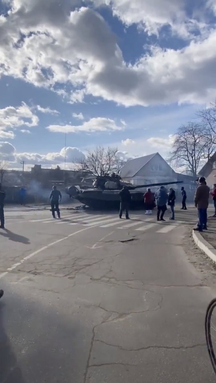Ukraynalılar, Rus tanklarını durdurmaya çalıştı