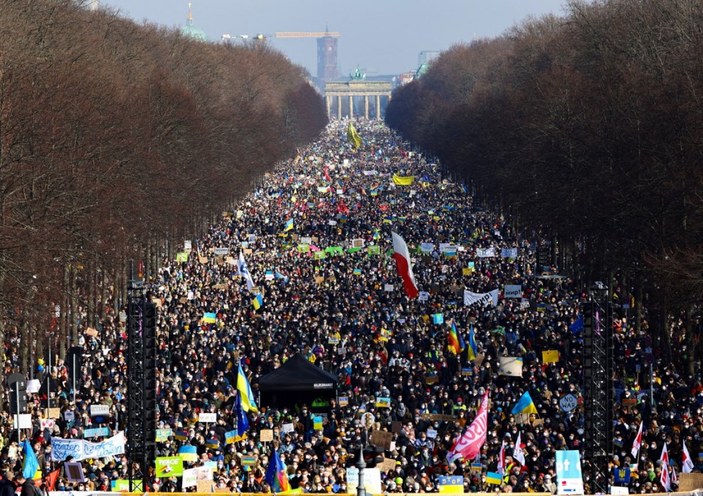 Almanya'da Rusya karşıtı protesto