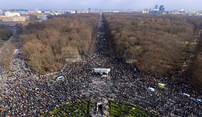 Almanya'da Rusya karşıtı protesto