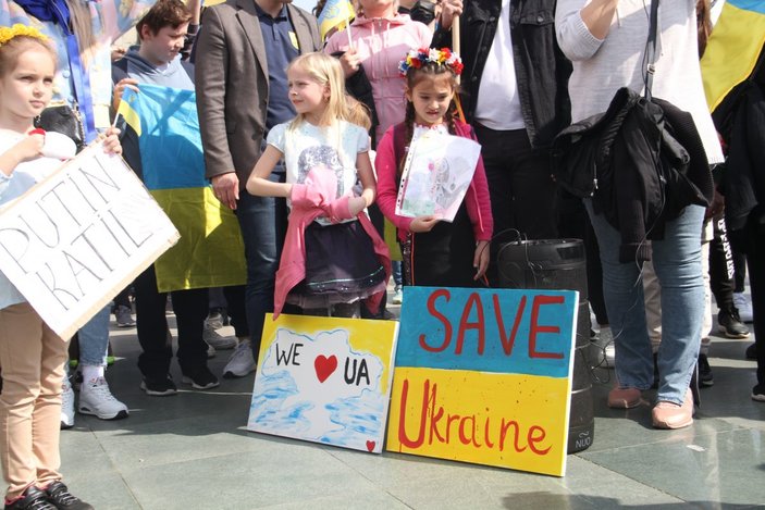 Antalya’daki Ukraynalılardan Putin’e kınama