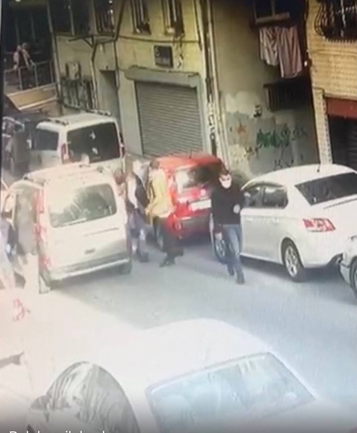 Şişli'de iş yeri basan grup kamerada