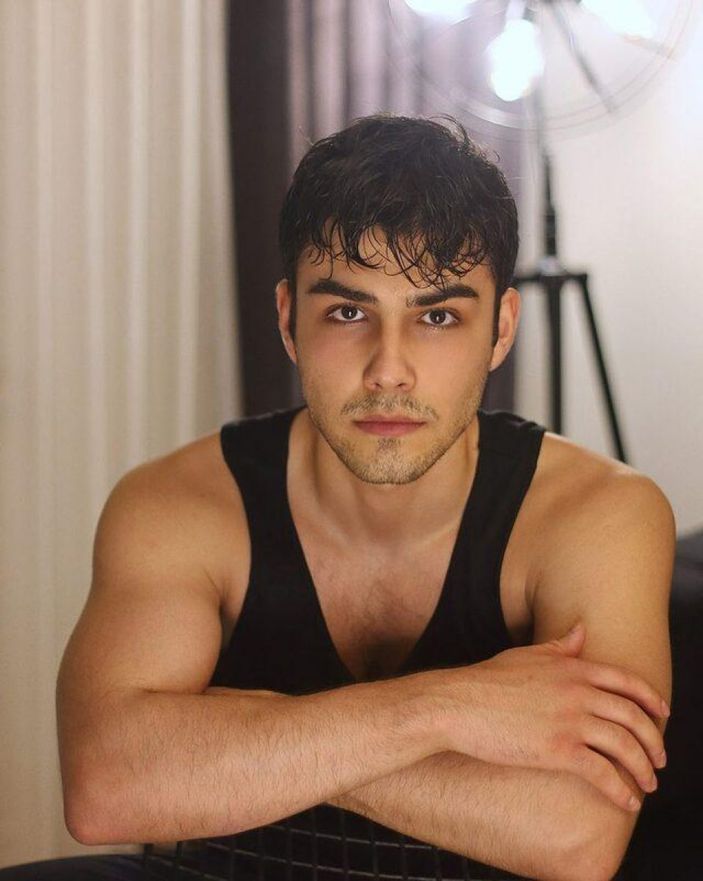 Üç Kız Kardeş'in Türkan'ı kardeşiyle görenin aklını başından aldı! 'Bu ne karizma böyle ya'